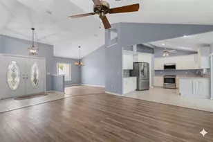 2111 W View Dr, Sun City Center, FL 33573 - Photo 5