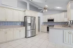 2111 W View Dr, Sun City Center, FL 33573 - Photo 15