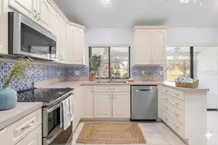 2111 W View Dr, Sun City Center, FL 33573 - Photo 13