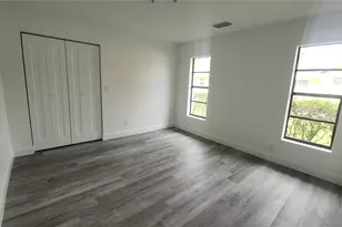 2001 Country Club Ct, Plant City, FL 33566 - Photo 9