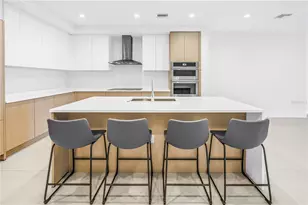 275 1st Ave S, Saint Petersburg, FL 33701 - Photo 5