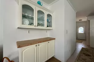 209 S Port Royal Ln, Apollo Beach, FL 33572 - Photo 9