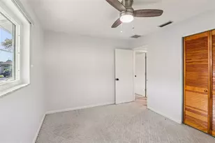 10569 Lake Vista Dr, Seminole, FL 33772 - Photo 17