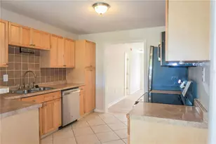 5460 40th Ave N, Saint Petersburg, FL 33709 - Photo 5