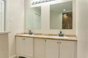 5460 40th Ave N, Saint Petersburg, FL 33709 - Photo 11