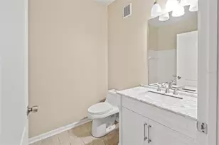 10416 Villa View Cir, Tampa, FL 33647 - Photo 9