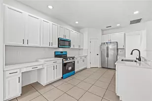8212 Cypress Breeze Way, Tampa, FL 33647 - Photo 21