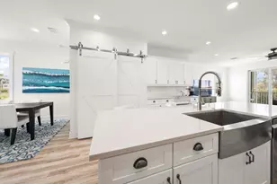 1297 Savona Dr NE, Saint Petersburg, FL 33702 - Photo 3