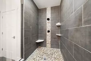 1297 Savona Dr NE, Saint Petersburg, FL 33702 - Photo 15