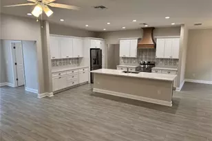 37565 Teri Ct, Dade City, FL 33525 - Photo 5