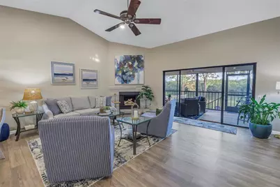 912 Myakka Court NE, Saint Petersburg, FL 33702 - Photo 3