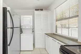 1022 8th St N, Saint Petersburg, FL 33701 - Photo 13