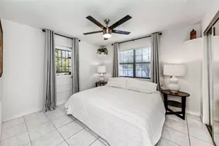 1022 8th St N, Saint Petersburg, FL 33701 - Photo 21