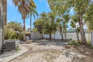 1022 8th St N, Saint Petersburg, FL 33701 - Photo 27