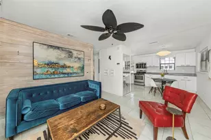 1022 8th St N, Saint Petersburg, FL 33701 - Photo 9