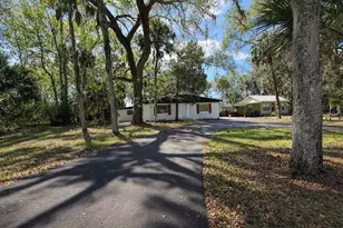 502 NW Crystal St, Crystal River, FL 34428 - Photo 1