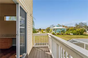 402 Shore Dr W, Oldsmar, FL 34677 - Photo 17