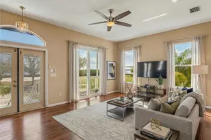 402 Shore Dr W, Oldsmar, FL 34677 - Photo 5