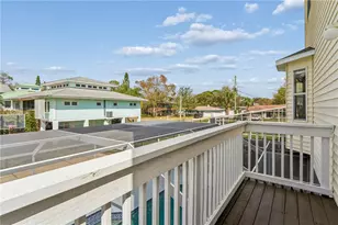 402 Shore Dr W, Oldsmar, FL 34677 - Photo 19