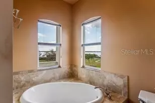 402 Shore Dr W, Oldsmar, FL 34677 - Photo 27