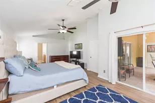 876 Addison Dr NE, Saint Petersburg, FL 33716 - Photo 27