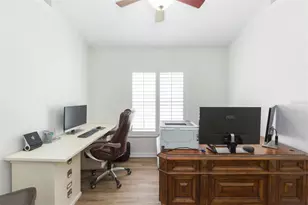 876 Addison Dr NE, Saint Petersburg, FL 33716 - Photo 9
