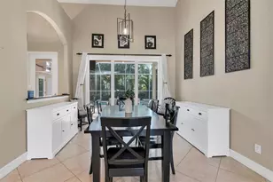 906 Landmark Circle S, Tierra Verde, FL 33715 - Photo 11