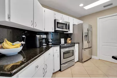 906 Landmark Circle S, Tierra Verde, FL 33715 - Photo 13