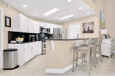 906 Landmark Circle S, Saint Petersburg, FL 33715 - Photo 9