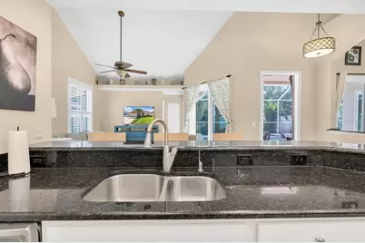 906 Landmark Circle S, Saint Petersburg, FL 33715 - Photo 13