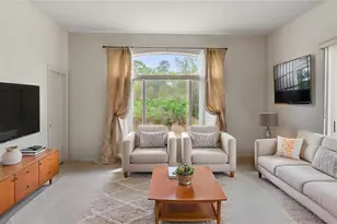 6111 Heroncrest Ct, Lithia, FL 33547 - Photo 3