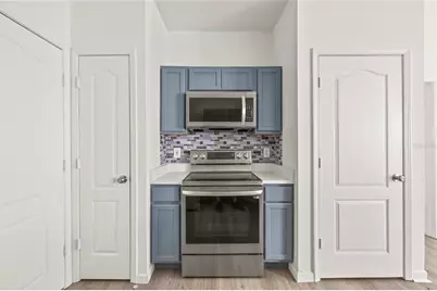 18006 Villa Creek Drive, Tampa, FL 33647 - Photo 7