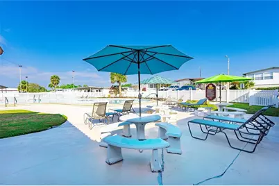 37827 Mission Hills Avenue, Zephyrhills, FL 33541 - Photo 37