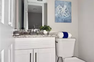 5129 Tennis Ct Cir, Tampa, FL 33617 - Photo 11