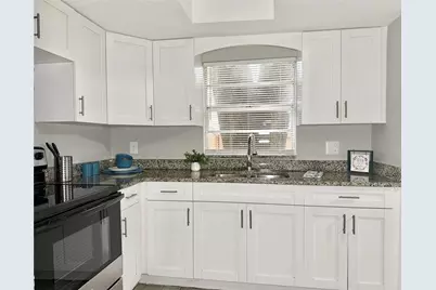 5129 Tennis Court Circle, Tampa, FL 33617 - Photo 7