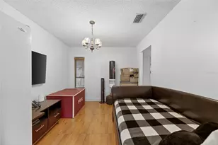 522 Wynnwood Dr, Brandon, FL 33511 - Photo 9