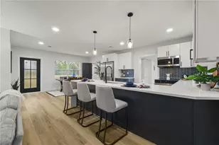 1710 26th Ave S, Saint Petersburg, FL 33712 - Photo 9