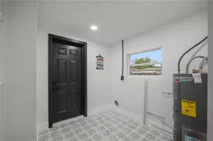 1710 26th Ave S, Saint Petersburg, FL 33712 - Photo 27