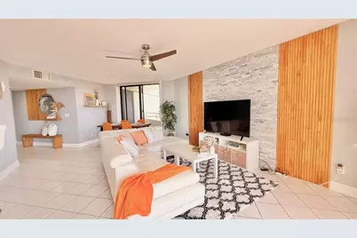 5940 Pelican Bay Plaza S #1105, Gulfport, FL 33707 - Photo 13