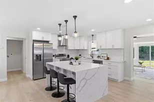 2325 Glenmoor Rd N, Clearwater, FL 33764 - Photo 9