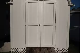 9484 Treasure Ln NE, Saint Petersburg, FL 33702 - Photo 31