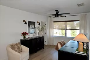 9484 Treasure Ln NE, Saint Petersburg, FL 33702 - Photo 17