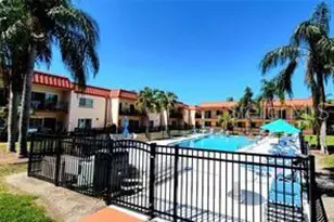 10365 Paradise Blvd, Treasure Island, FL 33706 - Photo 17