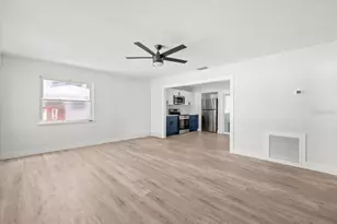 124 85th Ave N, Saint Petersburg, FL 33702 - Photo 7