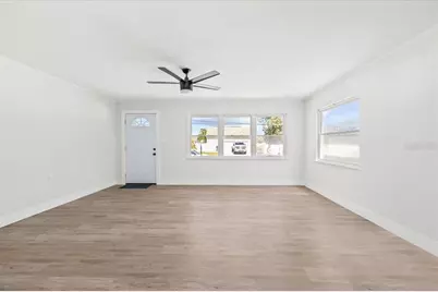 124 85th Avenue N, Saint Petersburg, FL 33702 - Photo 5