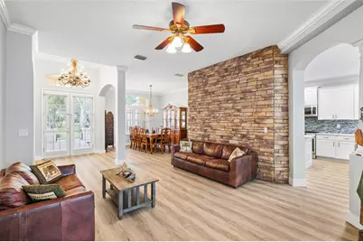 5919 Jaegerglen Drive, Lithia, FL 33547 - Photo 9