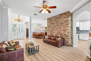 5919 Jaegerglen Dr, Lithia, FL 33547 - Photo 9