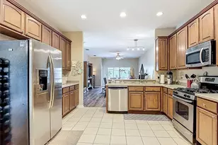 31965 Stillmeadow Dr, Wesley Chapel, FL 33543 - Photo 3