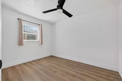 4618 W Pearl Avenue, Tampa, FL 33611 - Photo 17