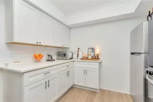 7400 Sun Island Dr S, South Pasadena, FL 33707 - Photo 3